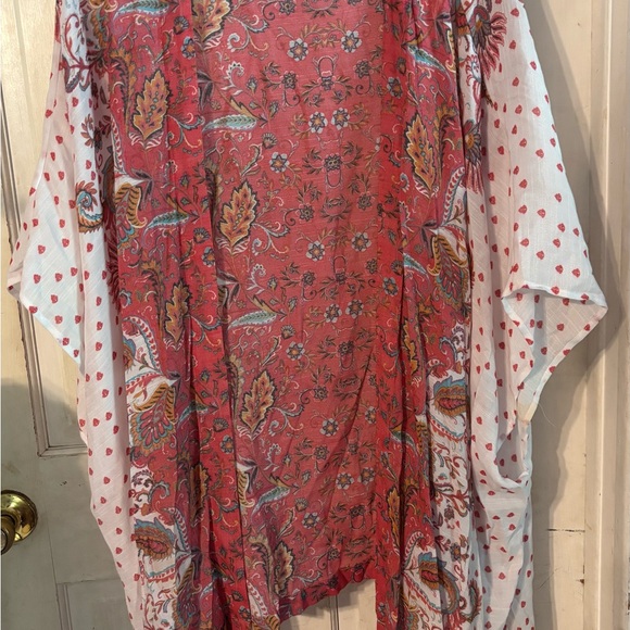 Zac & Rachel Other - Zac & Rachel Coral and White Floral Kimono